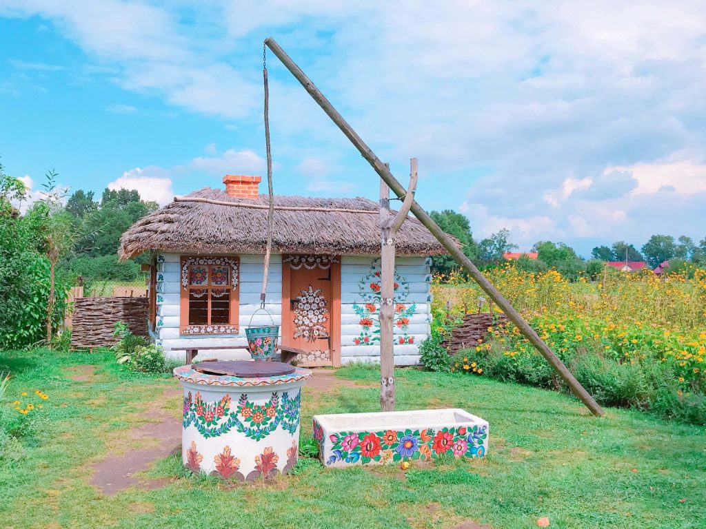 ポーランド ザリピエ村の文化センター